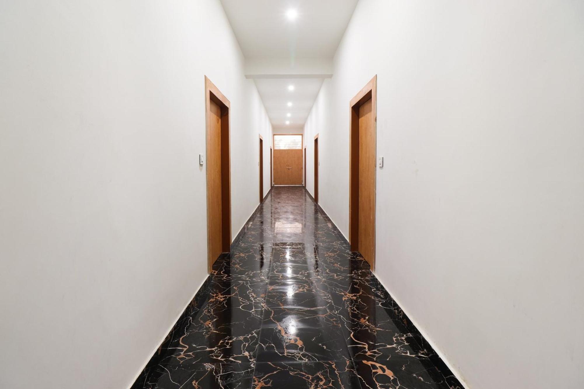 Hotel O Taj Royal Tajganj Экстерьер фото