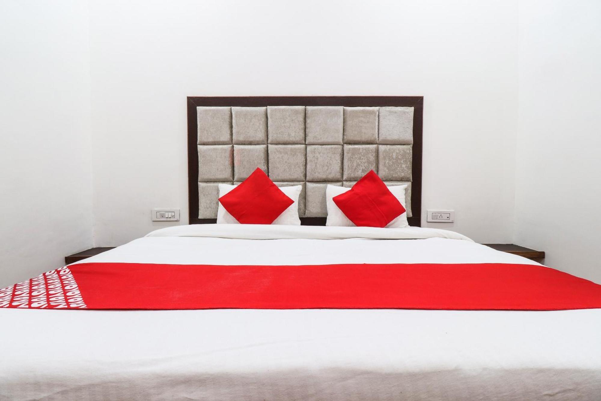 Hotel O Taj Royal Tajganj Экстерьер фото