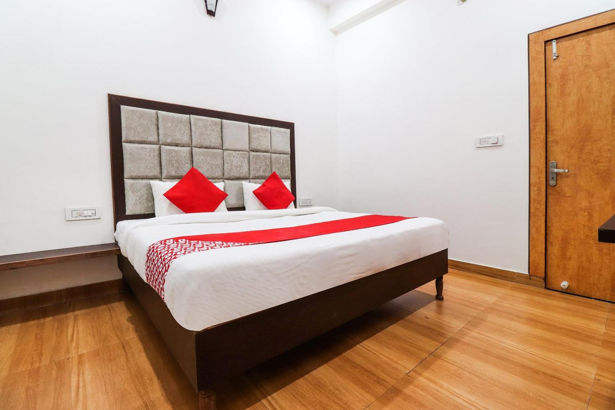 Hotel O Taj Royal Tajganj Экстерьер фото