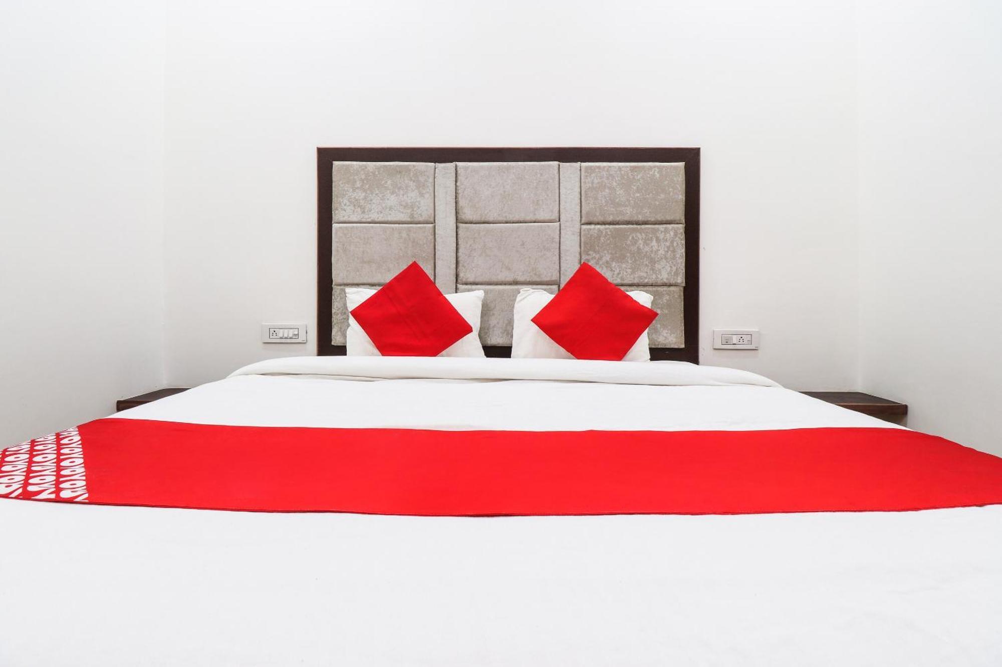 Hotel O Taj Royal Tajganj Экстерьер фото